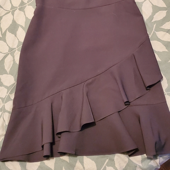 The Perfect LBD with gorgeous ruffles - Picture 5 of 8